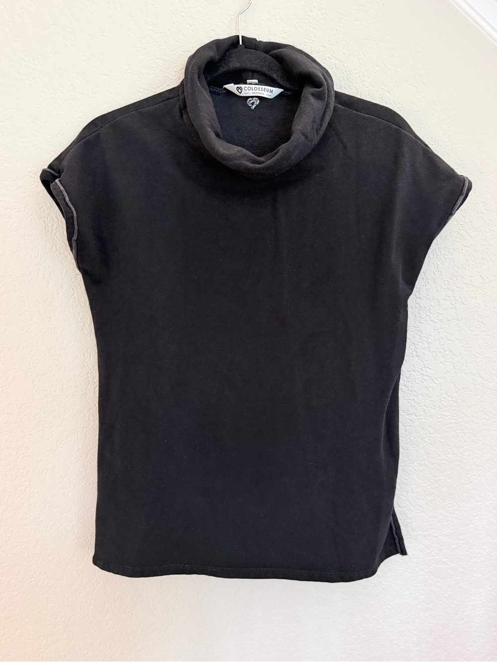 Colosseum Black Cowl Neck Cap Sleeve Top Split Sleeve Detail XS